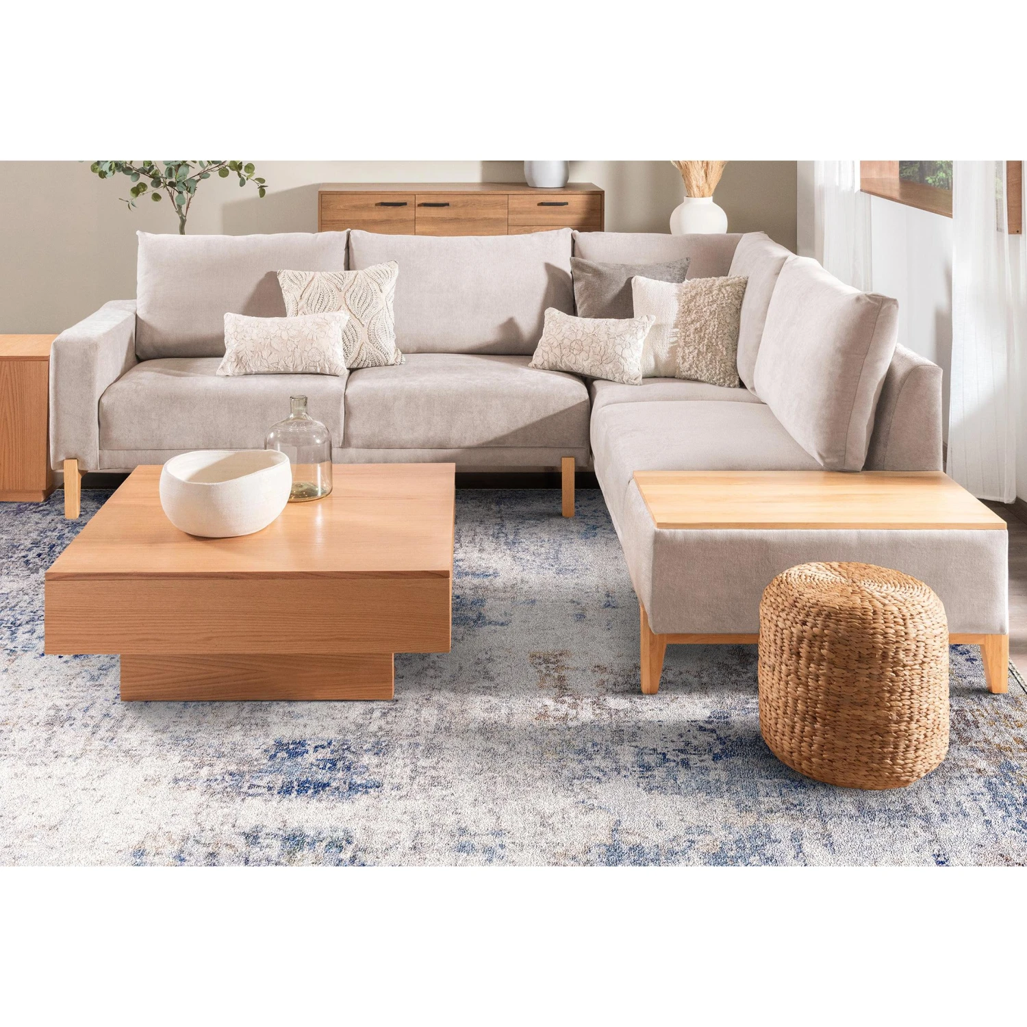 Area Rug (5ft X7ft) 7 Area Rug (5ft X7ft) - Image 5