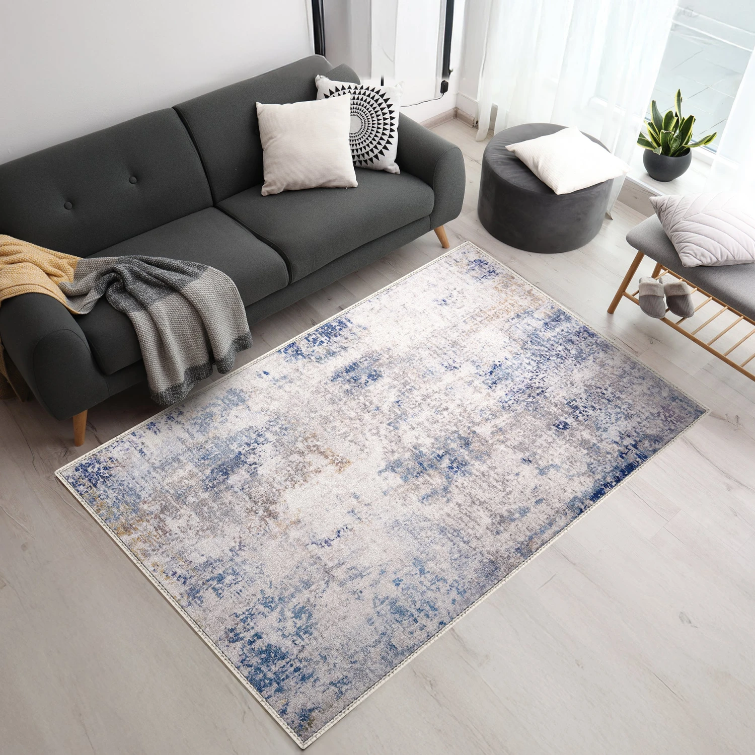 Area Rug (5ft X7ft) 5 Area Rug (5ft X7ft) - Image 3